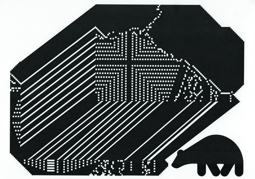 Desenho feito com plotter de caneta. Uma grande área da folha é ocupada por uma mancha preta com alguns pontos quadrados e linhas brancas em seu interior, uma figura de forma geométrica parecida com urso está ao lado da mancha. O desenho é feito em preto sobre branco.